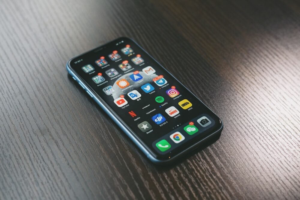 スマホでカランメソッドの音源を学習するイメージ