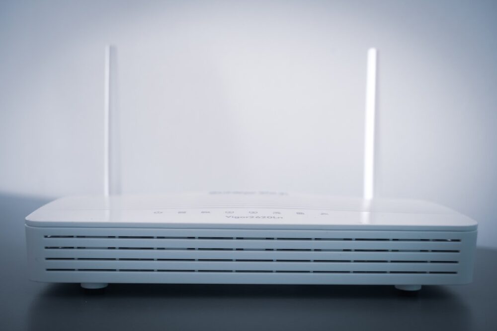 Wi-Fiルーターとネットワーク接続のイメージ